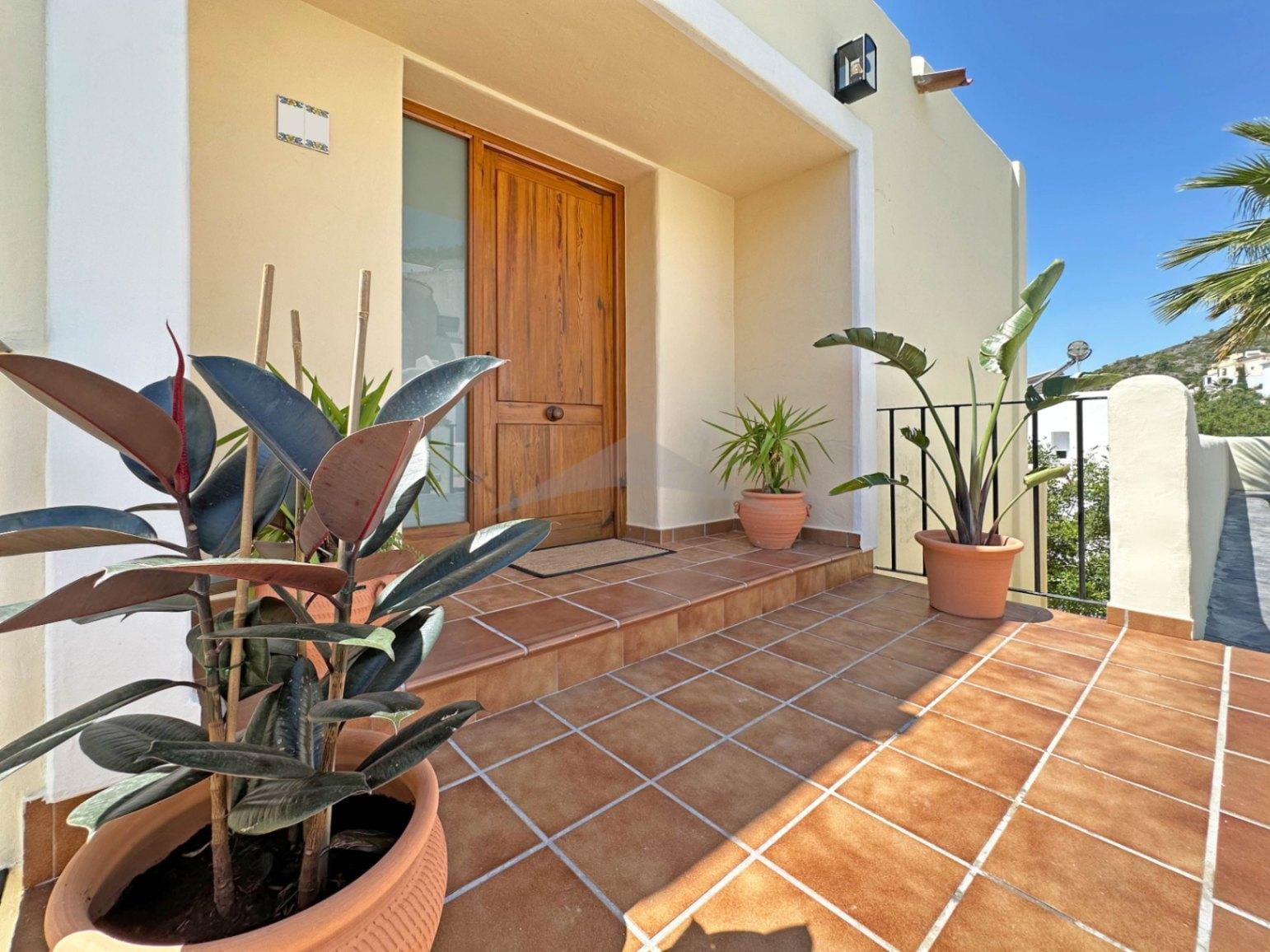 Volledig gerenoveerde villa met panoramisch uitzicht in Xaló