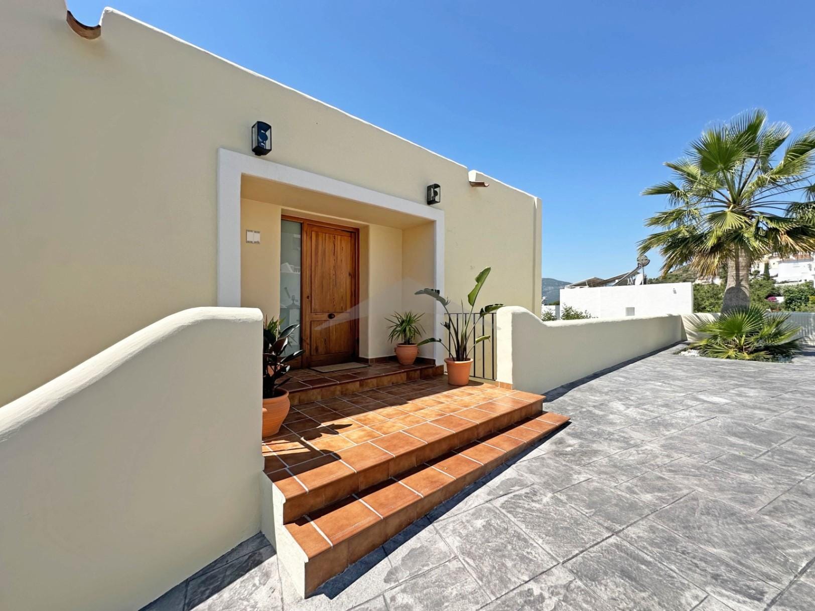 Volledig gerenoveerde villa met panoramisch uitzicht in Xaló