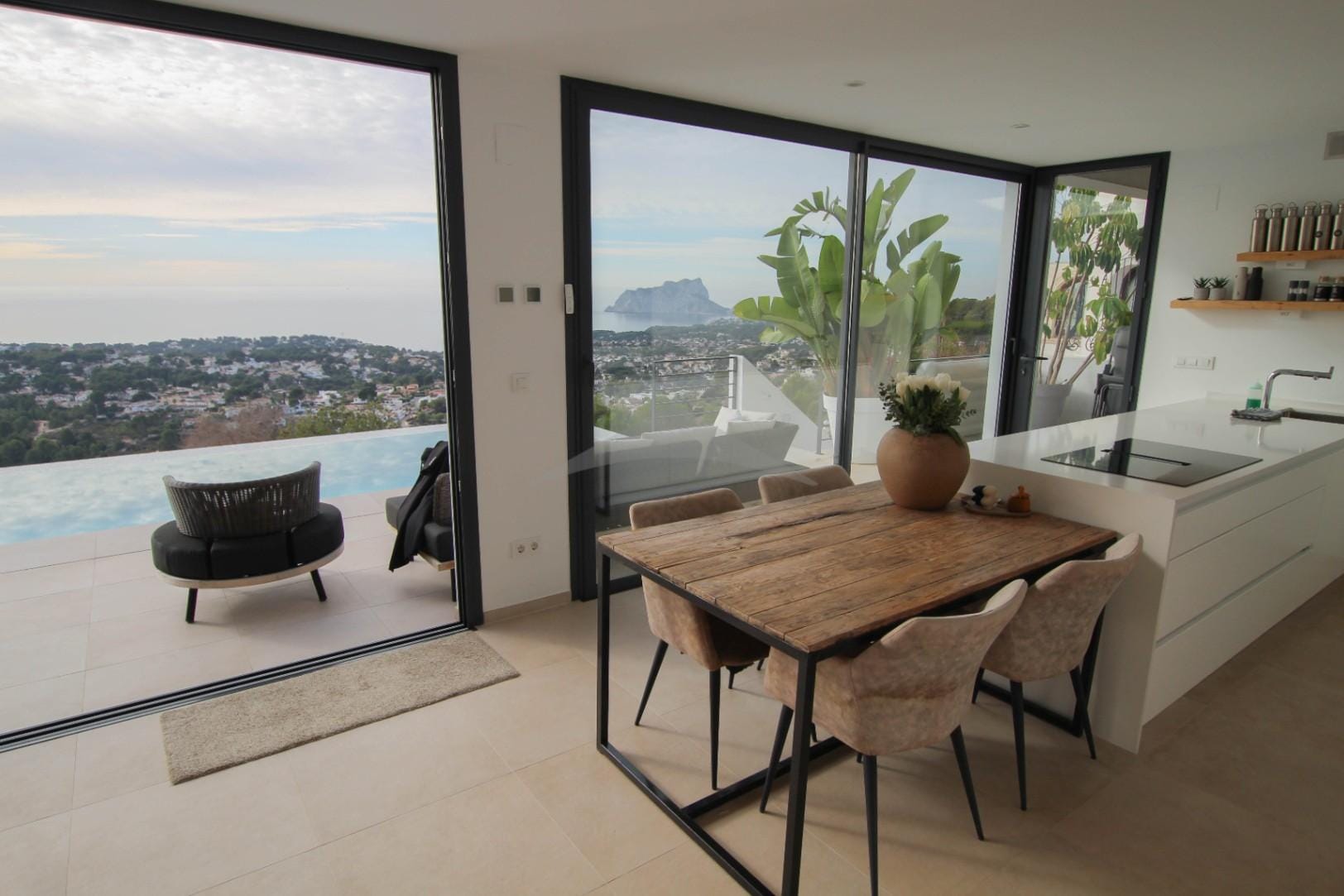 Villa 180° sea views in Moraira