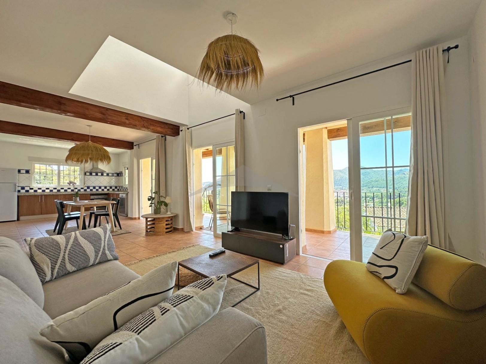 Volledig gerenoveerde villa met panoramisch uitzicht in Xaló
