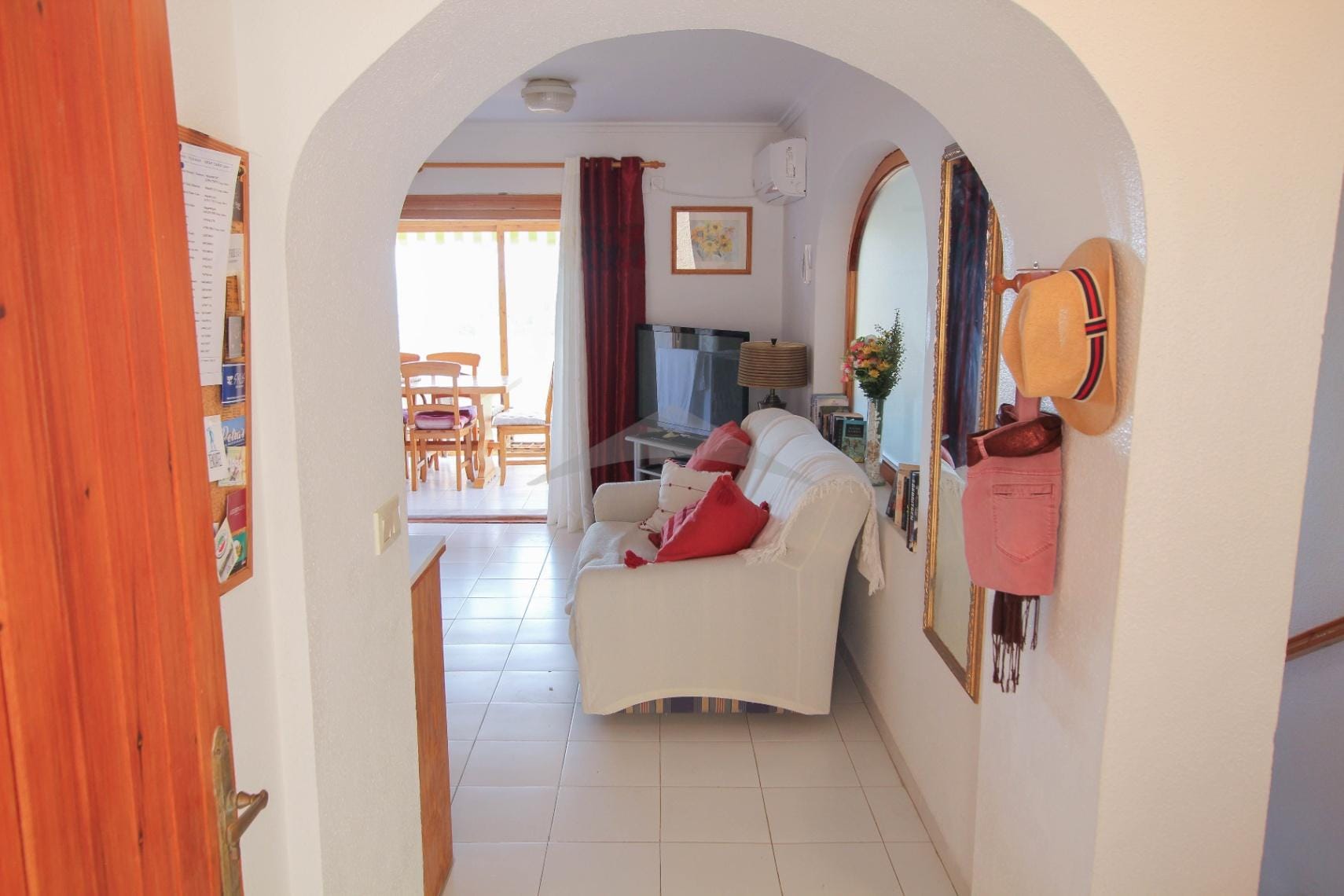 Half vrijstaand huis met uitzicht op zee te koop in Moraira