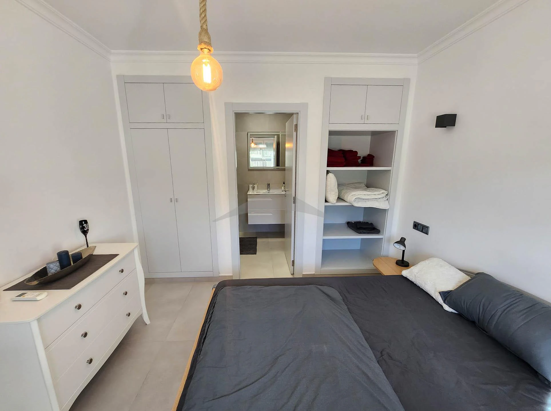 Magnifieke villa te koop met panoramisch uitzicht op zee