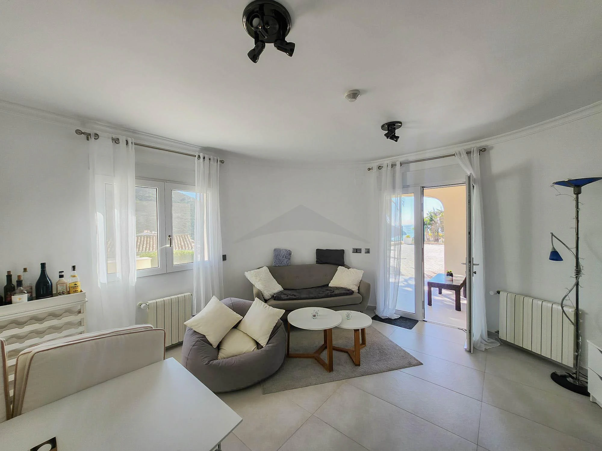 Magnifieke villa te koop met panoramisch uitzicht op zee