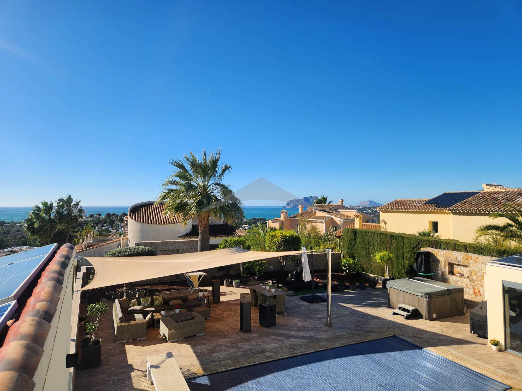 Magnifieke villa te koop met panoramisch uitzicht op zee