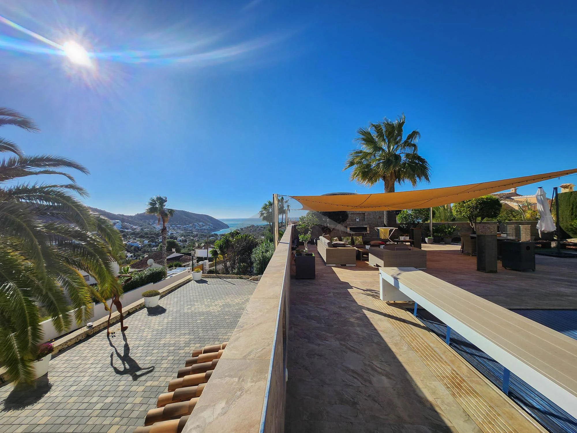 Magnifieke villa te koop met panoramisch uitzicht op zee