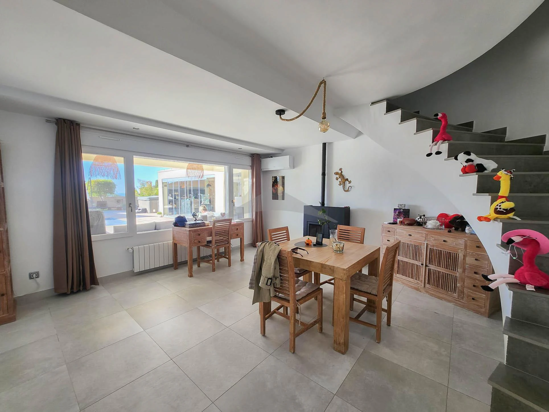 Magnifieke villa te koop met panoramisch uitzicht op zee