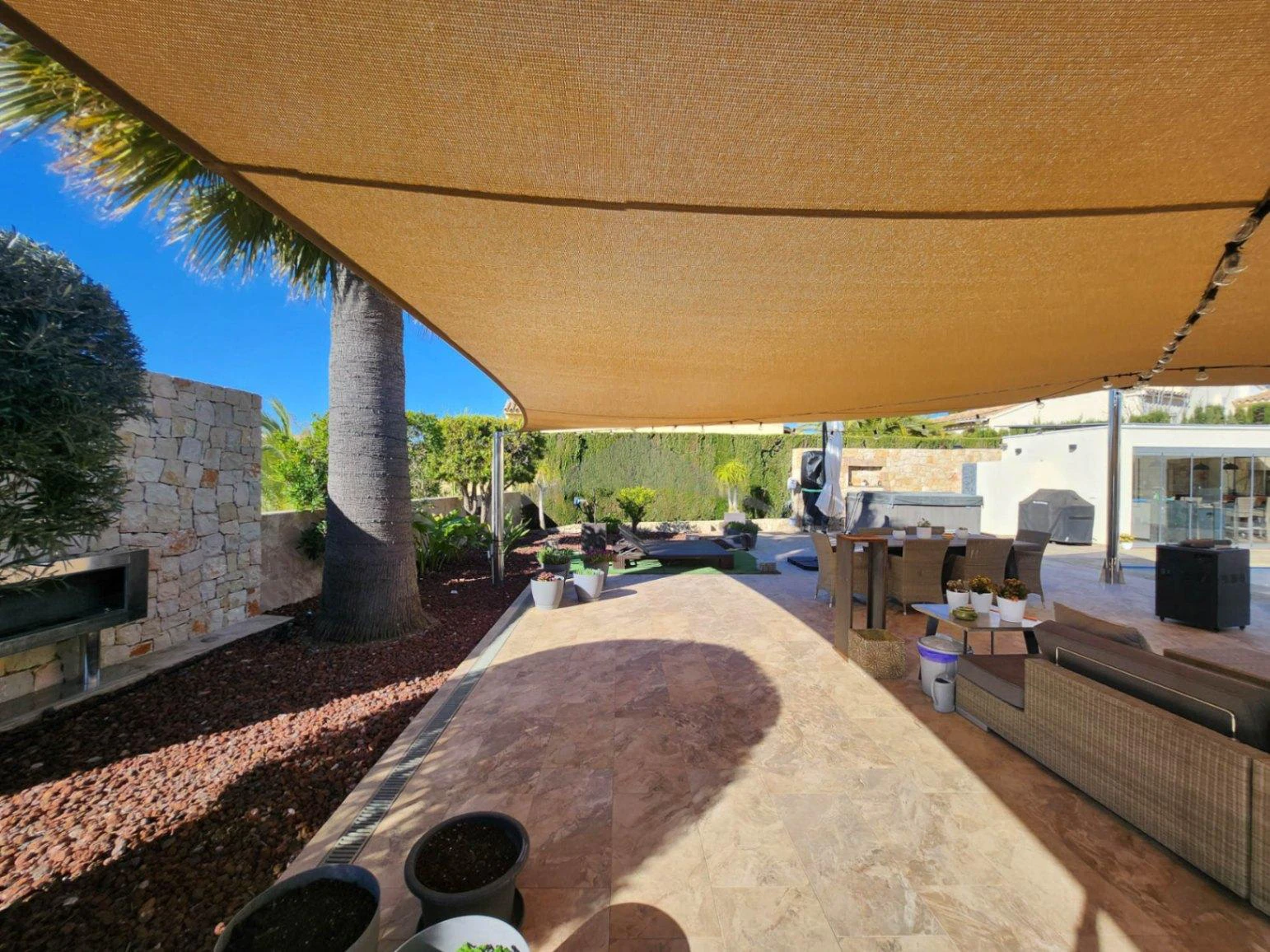 Magnifieke villa te koop met panoramisch uitzicht op zee