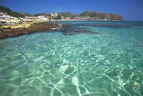 Villa te koop met zeezicht in Moraira