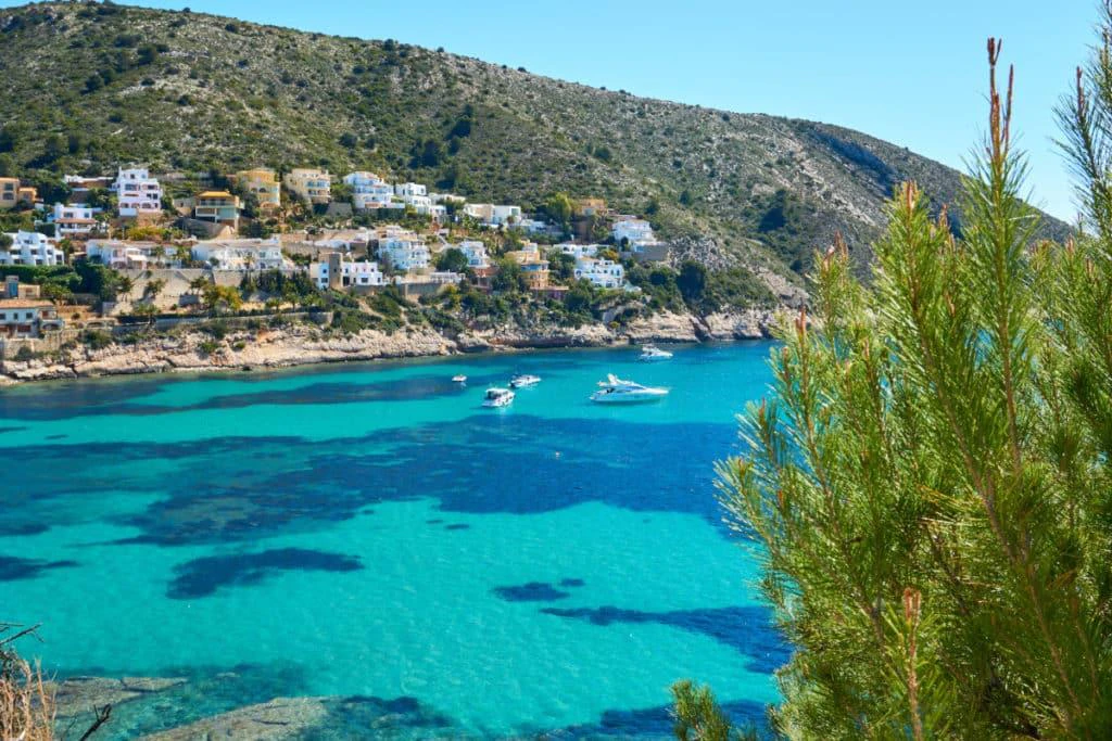 Villa te koop met zeezicht in Moraira