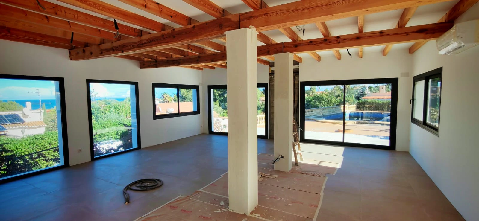Volledig gerenoveerde villa te koop in Denia
