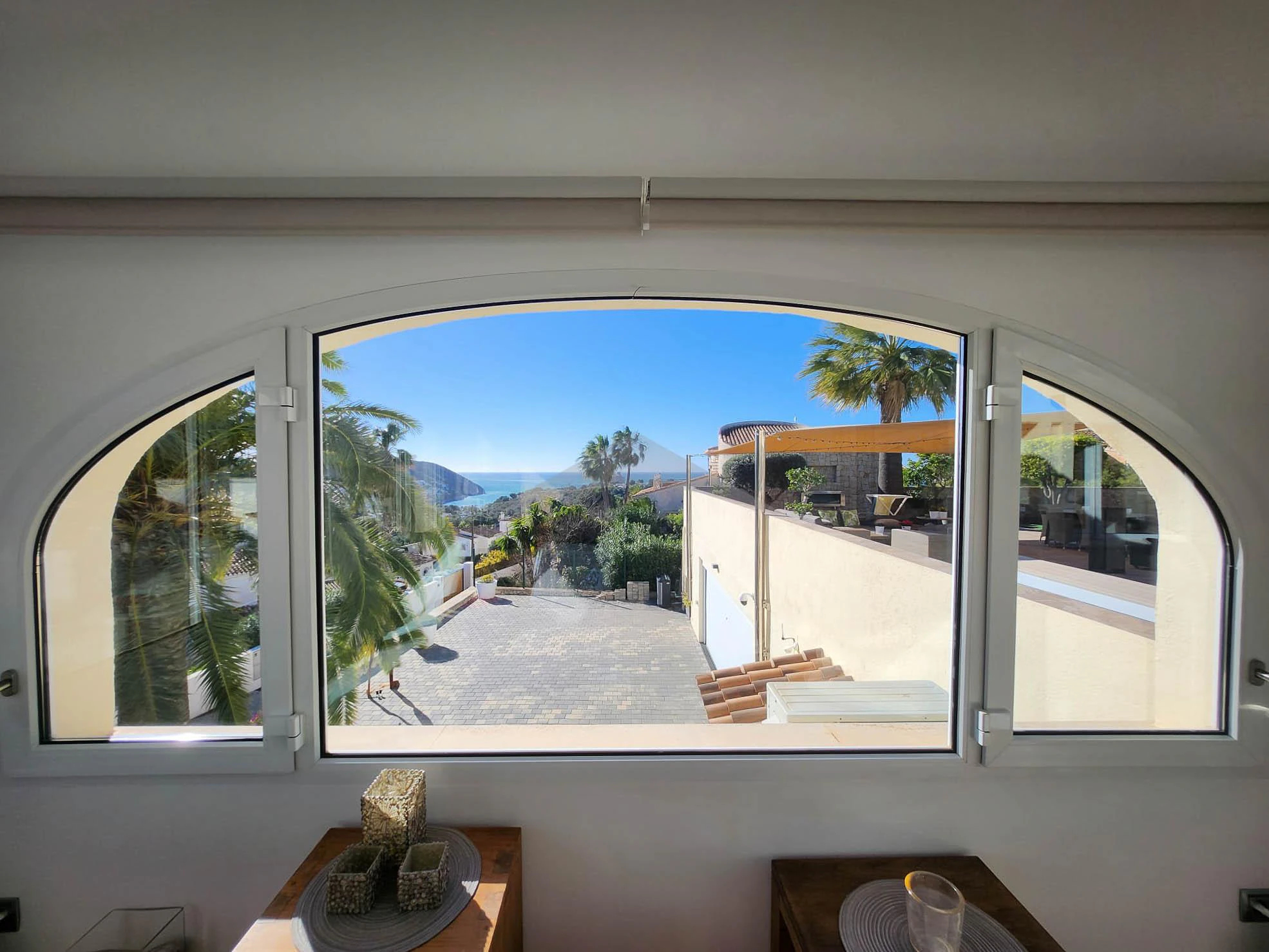 Magnifieke villa te koop met panoramisch uitzicht op zee