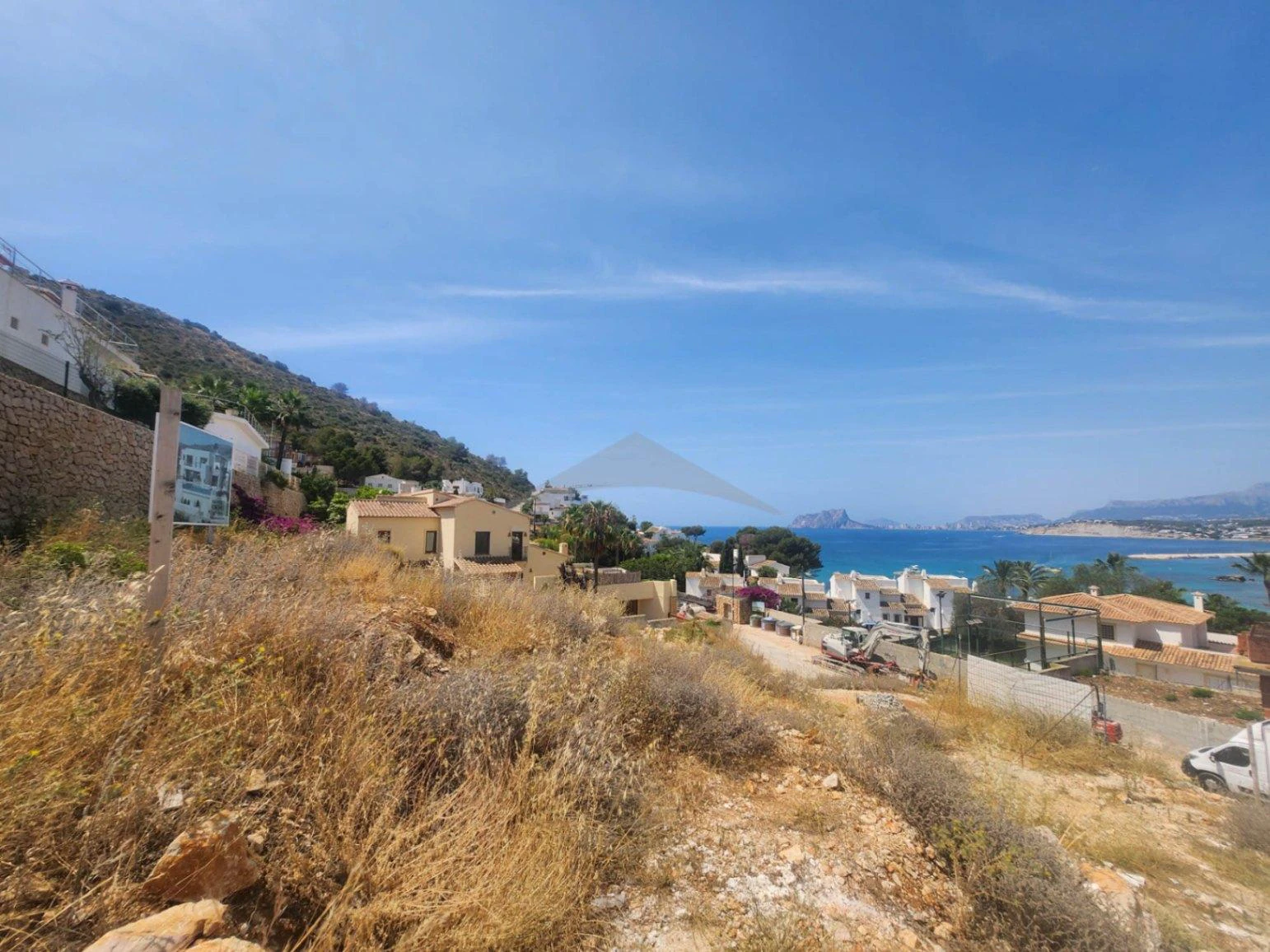 Fantastisch grondstuk te koop in Moraira met adembenemend uitzicht op zee