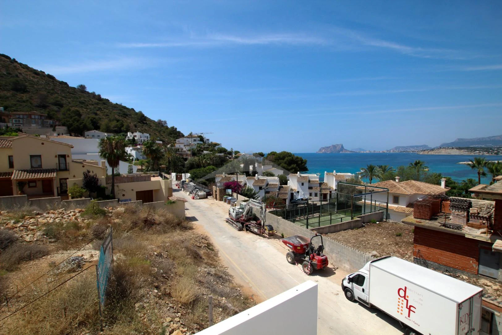 Fantastisch grondstuk te koop in Moraira met adembenemend uitzicht op zee