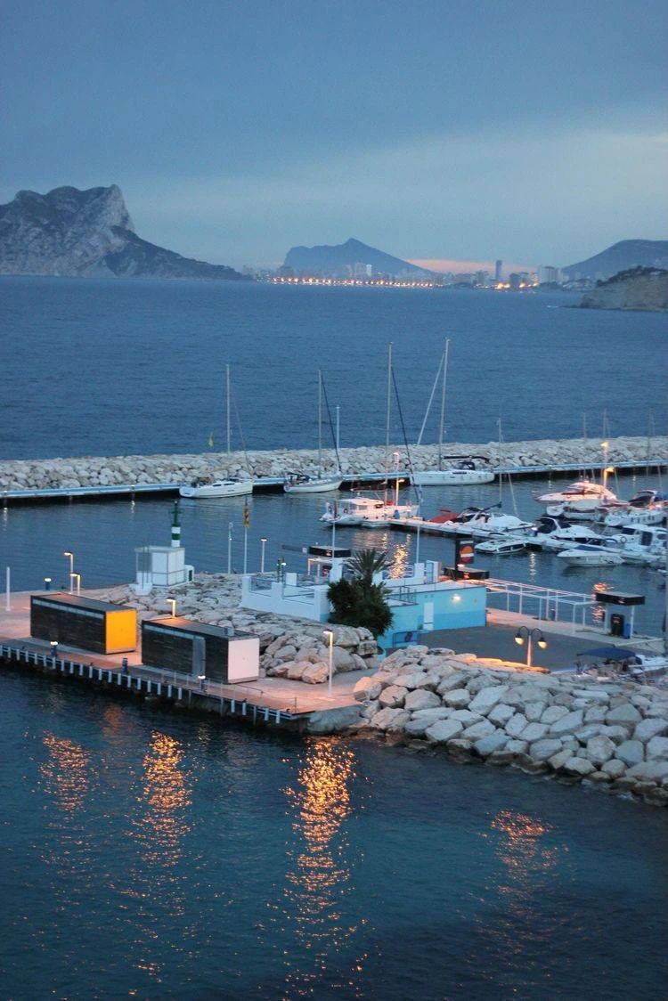 Villa te koop met zeezicht in Moraira