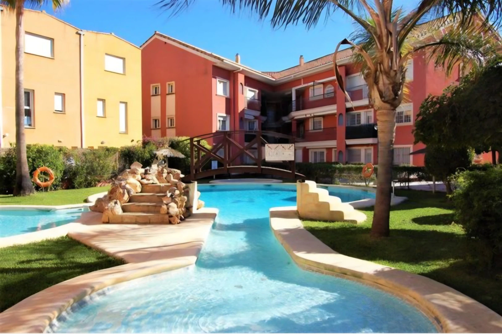 Apartamento en venta en Jávea de 3 habitaciones con piscina comunitaria