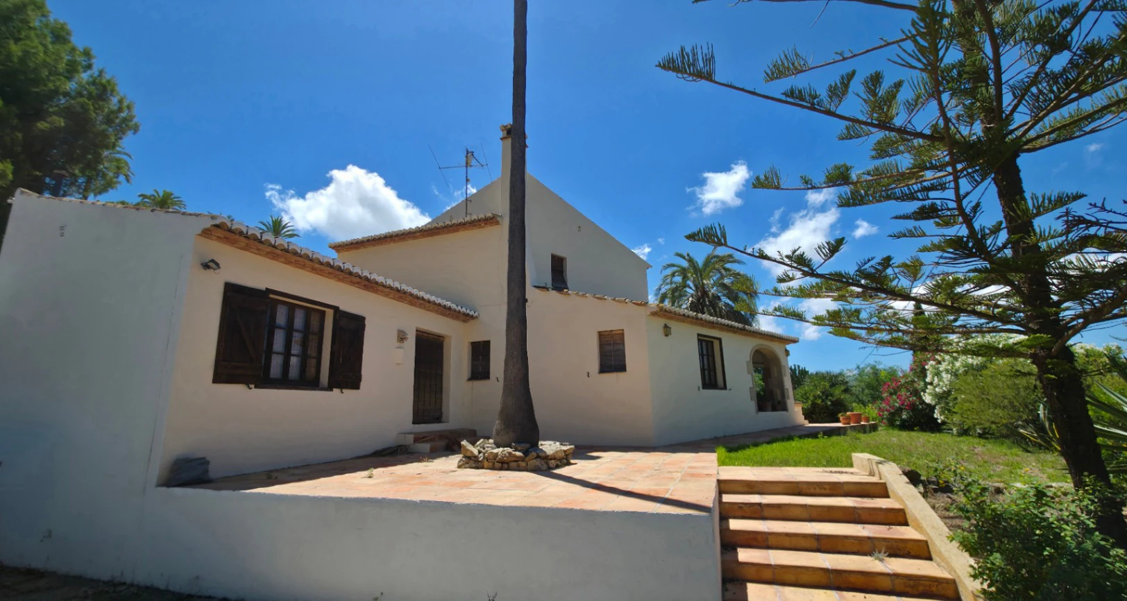 Villa en venta en Jávea, zona Montgó con parcela de 3889m2