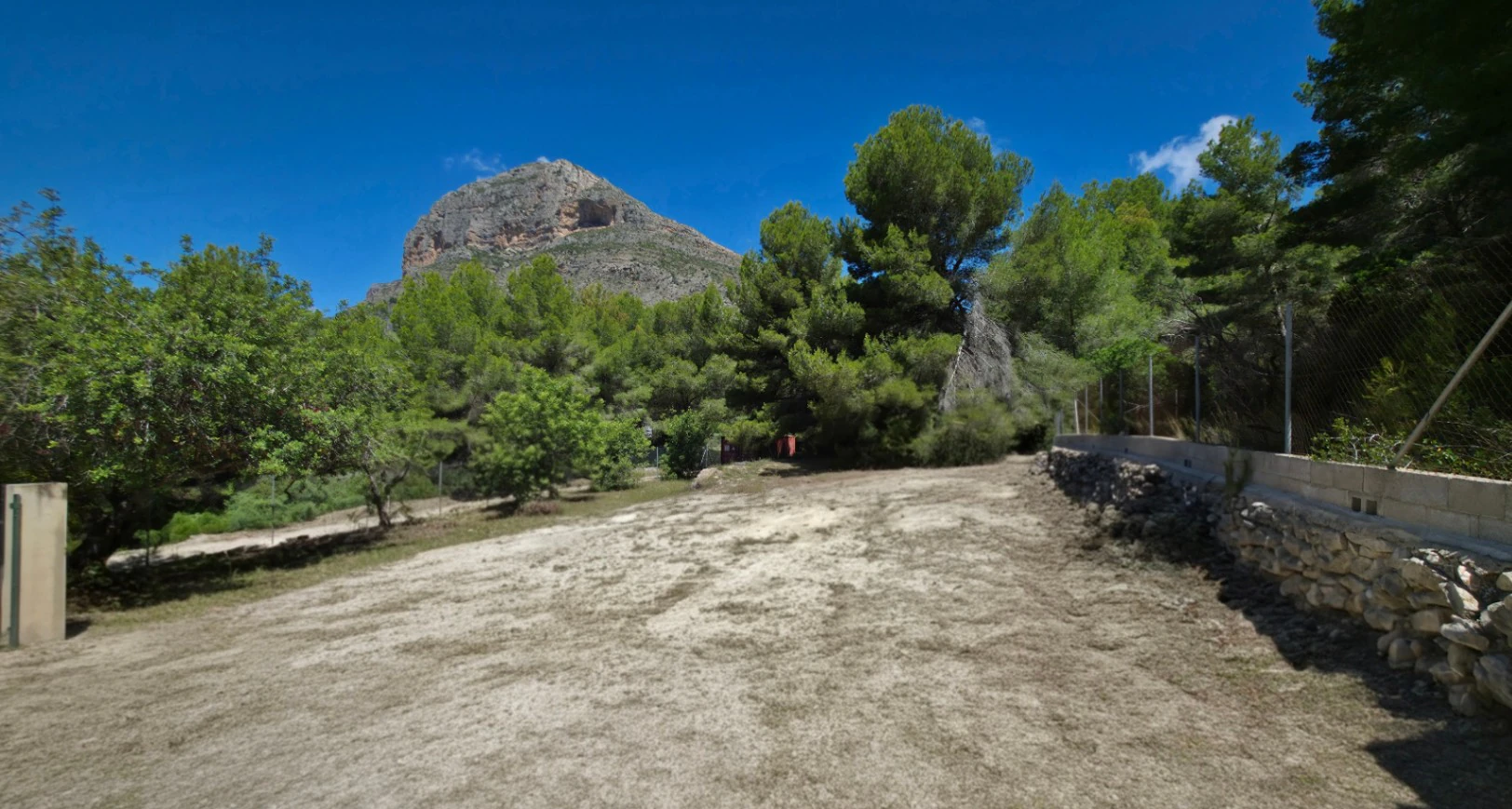 Villa en venta en Jávea, zona Montgó con parcela de 3889m2