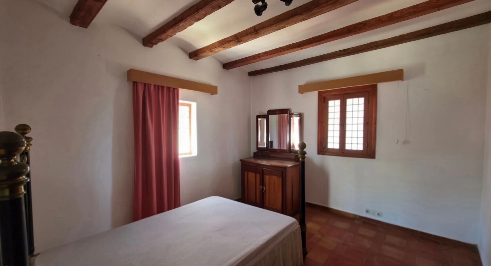 Villa en venta en Jávea, zona Montgó con parcela de 3889m2