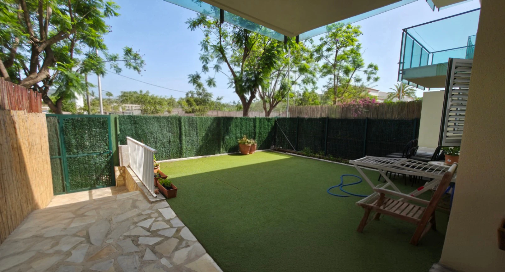 Se vende planta baja en Av.Augusta de 3 habitaciones