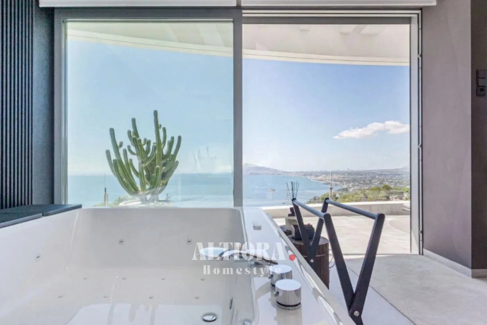 VILLA DE LUJO EN ALTEA HILLS CON VISTAS AL MAR