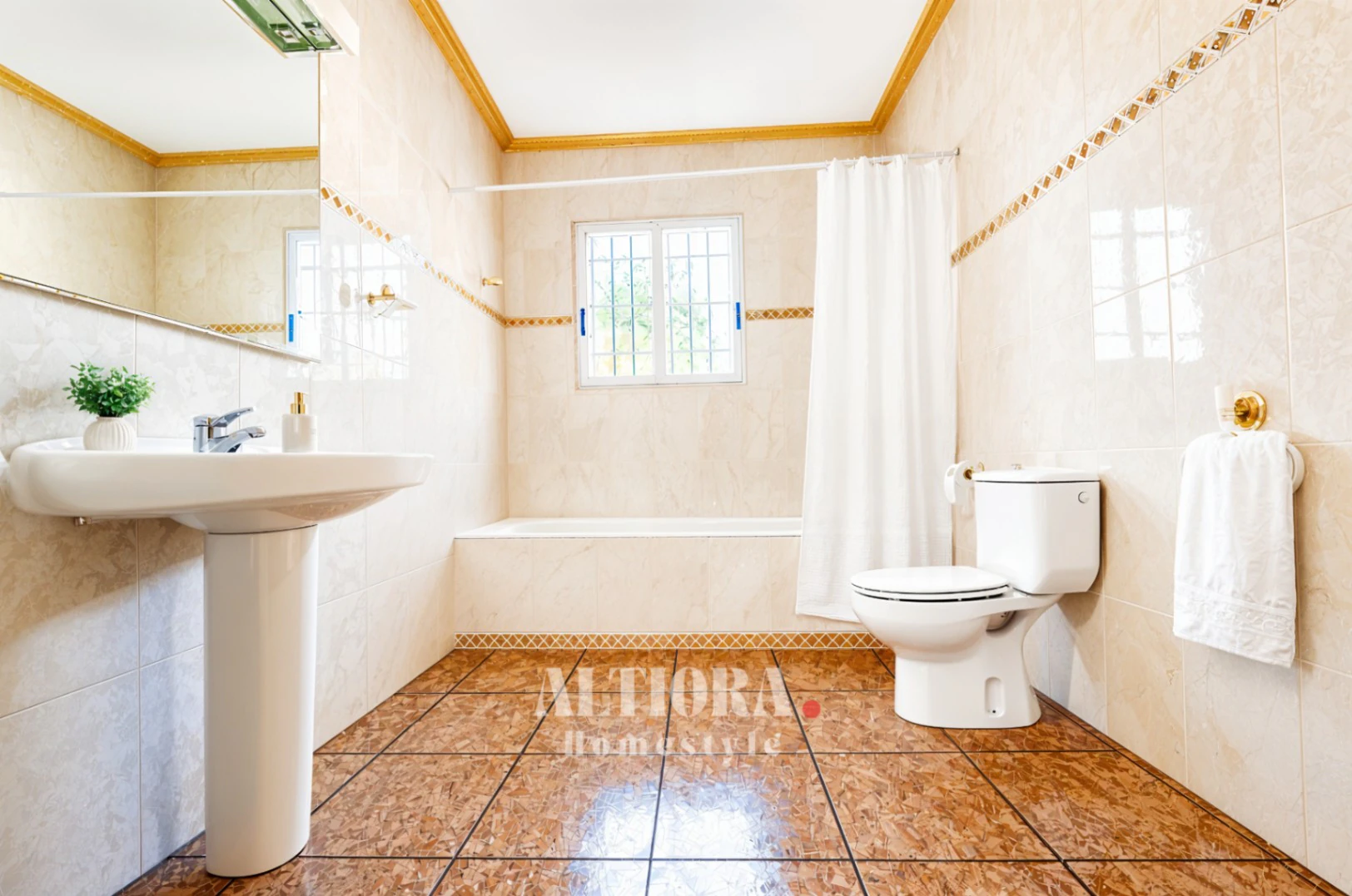 Chalet en el campo en venta con 6 dormitorios y piscina privada