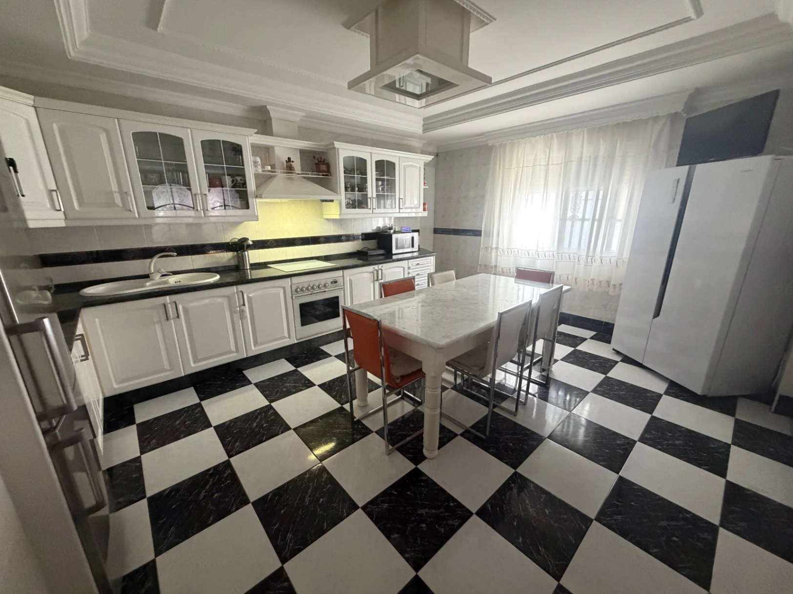 Exclusiva vivienda en el corazón de Barbate, a pasos del mar