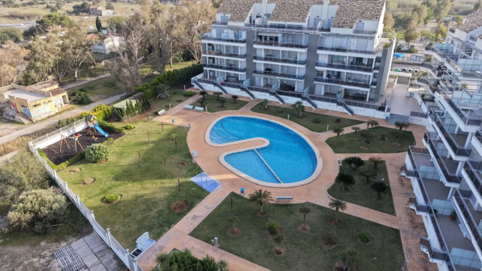 APARTAMENTO JARDINES LES DEVESES EN PRIMERA LINEA