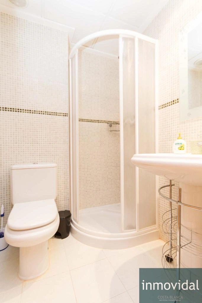 APARTAMENTO EN DEVESES 2 HABITACIONES