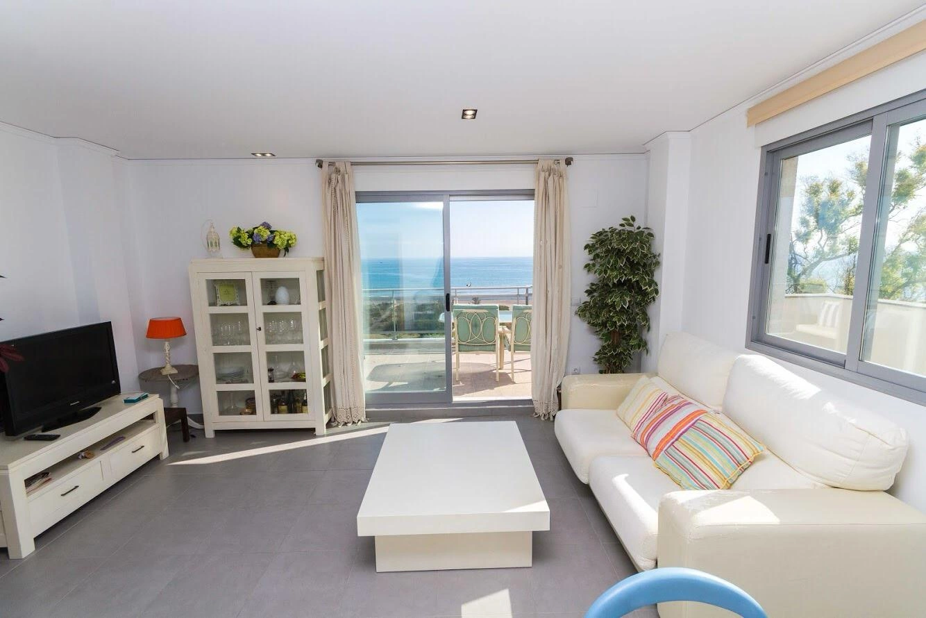 APARTAMENTO JARDINES LES DEVESES EN PRIMERA LINEA