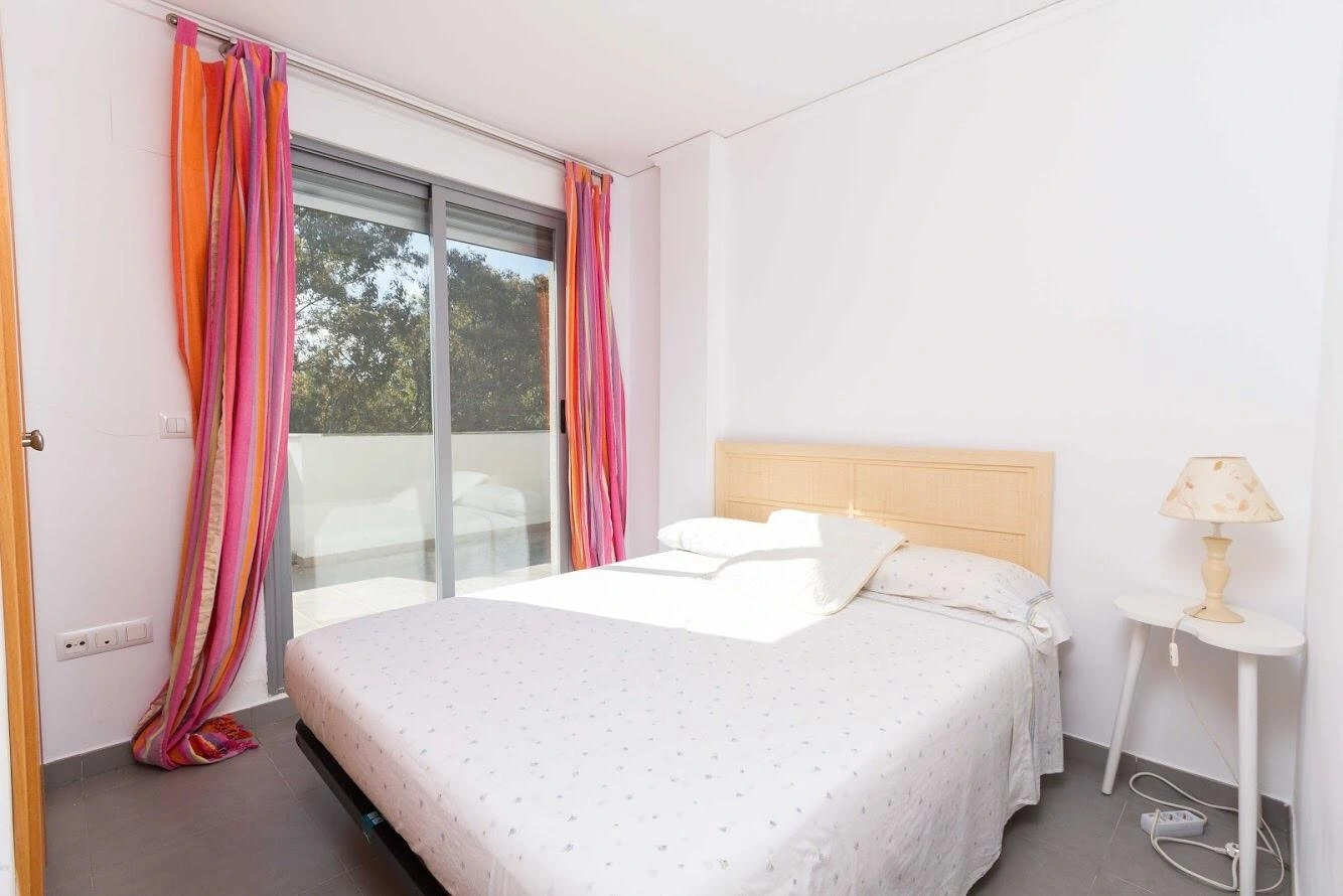 APARTAMENTO JARDINES LES DEVESES EN PRIMERA LINEA
