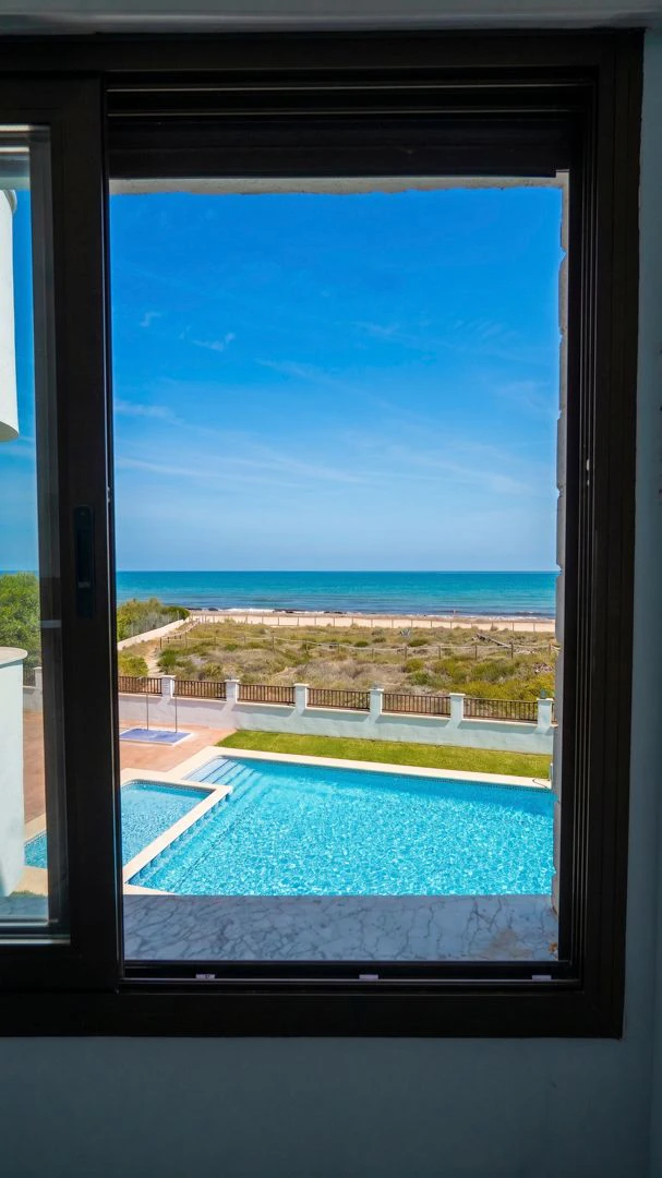 Apartamento en primera línea de playa Deveses