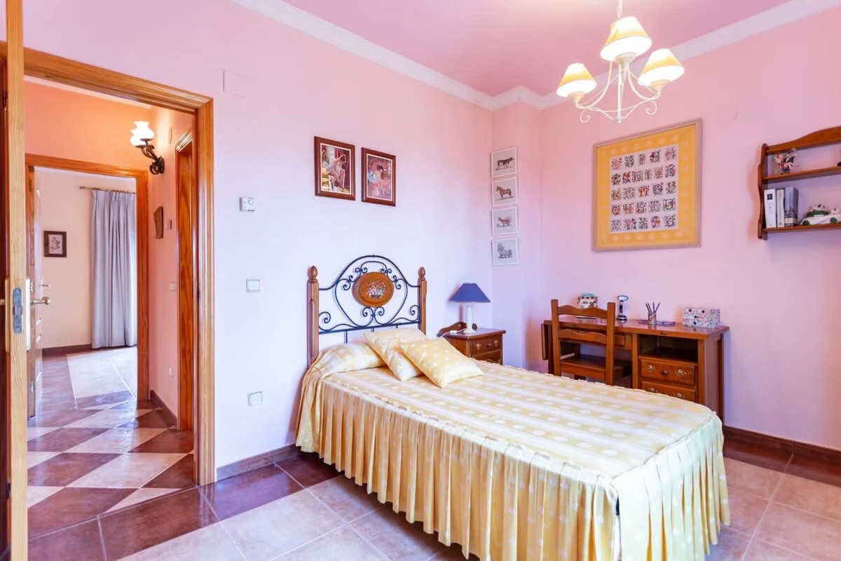 Estupendo chalet en Denia con parcela grande, a un paso del mar