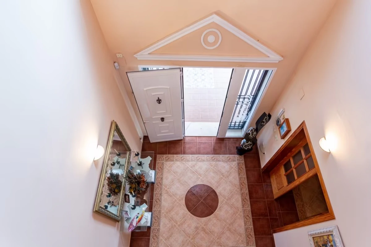 Estupendo chalet en Denia con parcela grande, a un paso del mar