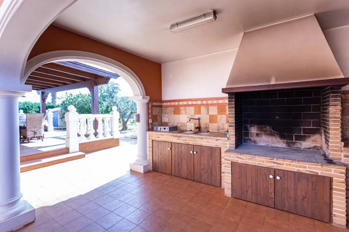 Estupendo chalet en Denia con parcela grande, a un paso del mar