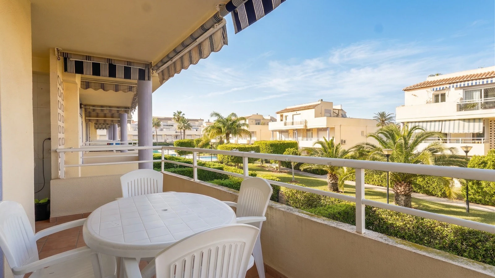 Alquiler de encantador apartamento de 3 dormitorios en Denia, Las Marinas