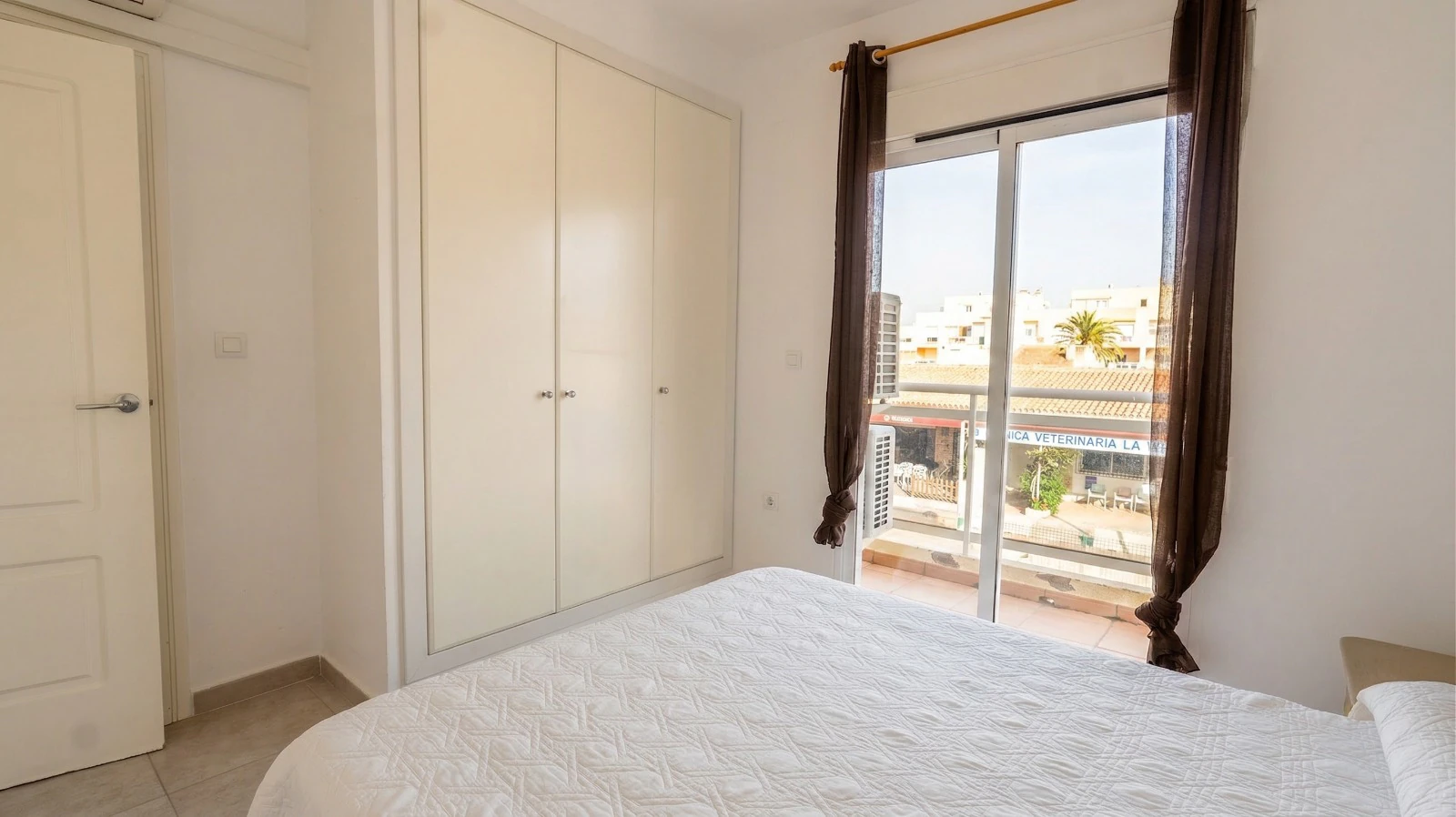 Alquiler de encantador apartamento de 3 dormitorios en Denia, Las Marinas