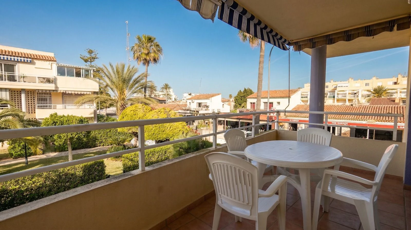 Alquiler de encantador apartamento de 3 dormitorios en Denia, Las Marinas