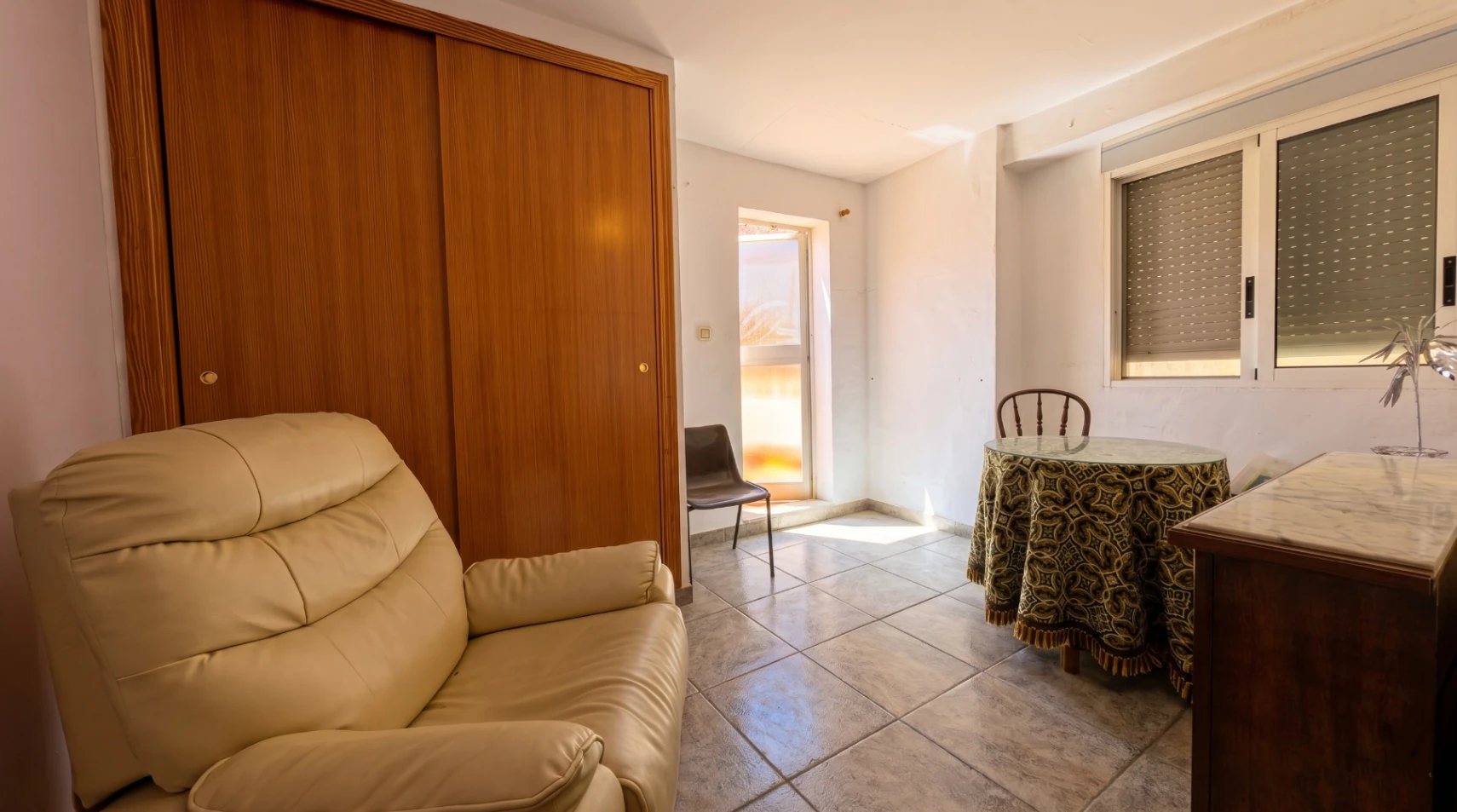 Casa con patio en Pego