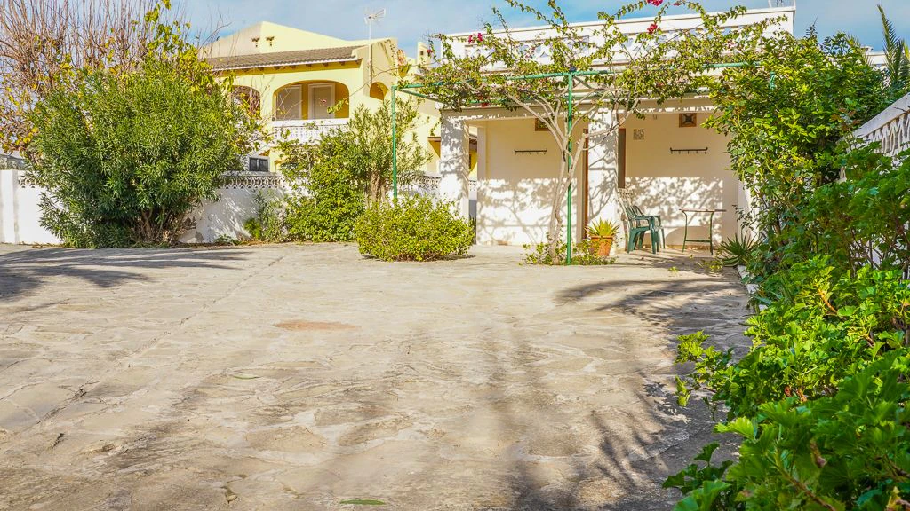Villa frontal al Mar en Deveses