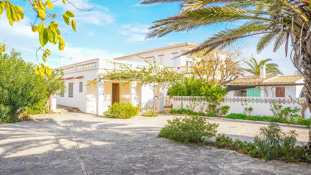 Villa frontal al Mar en Deveses