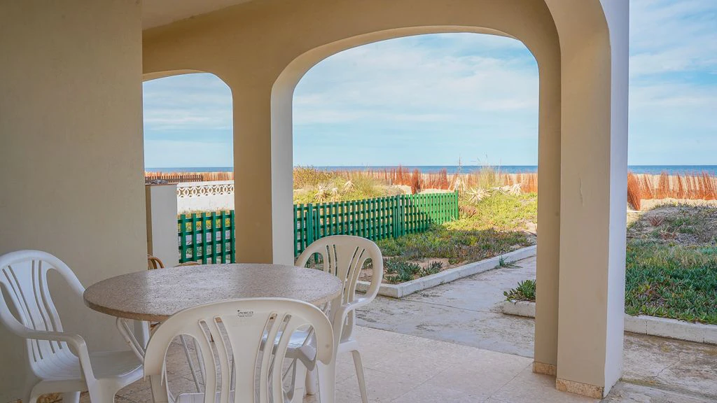 Villa frontal al Mar en Deveses