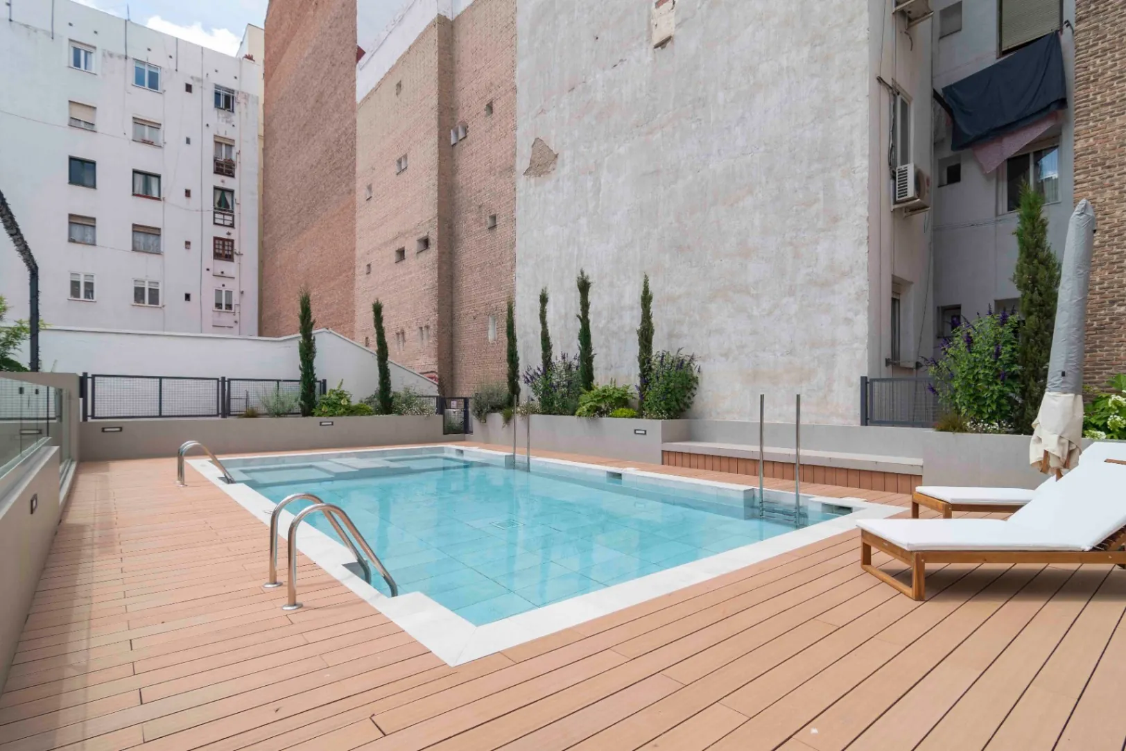 SLKA-PADILLA - ALQUILER PISO EXTERIOR CON PISCINA EN LA CALLE PADILLA  (BARRIO SALAMANCA)