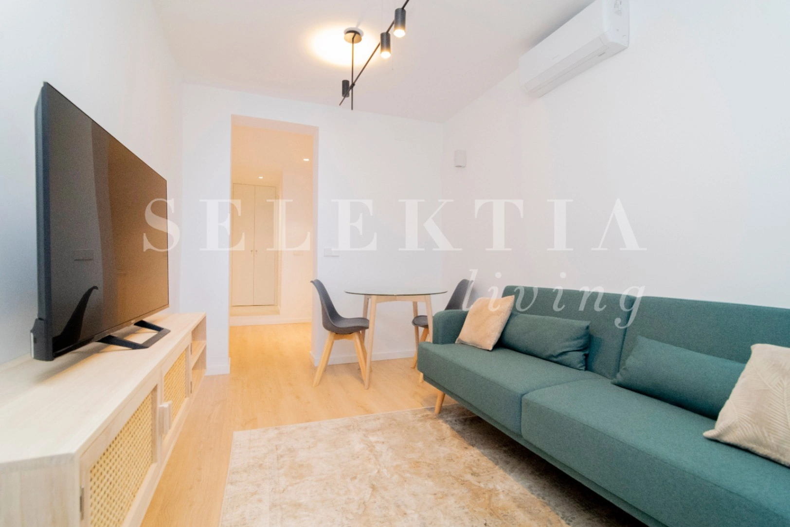 ESTUDIO REFORMADO EN CALLE SEGOVIA
