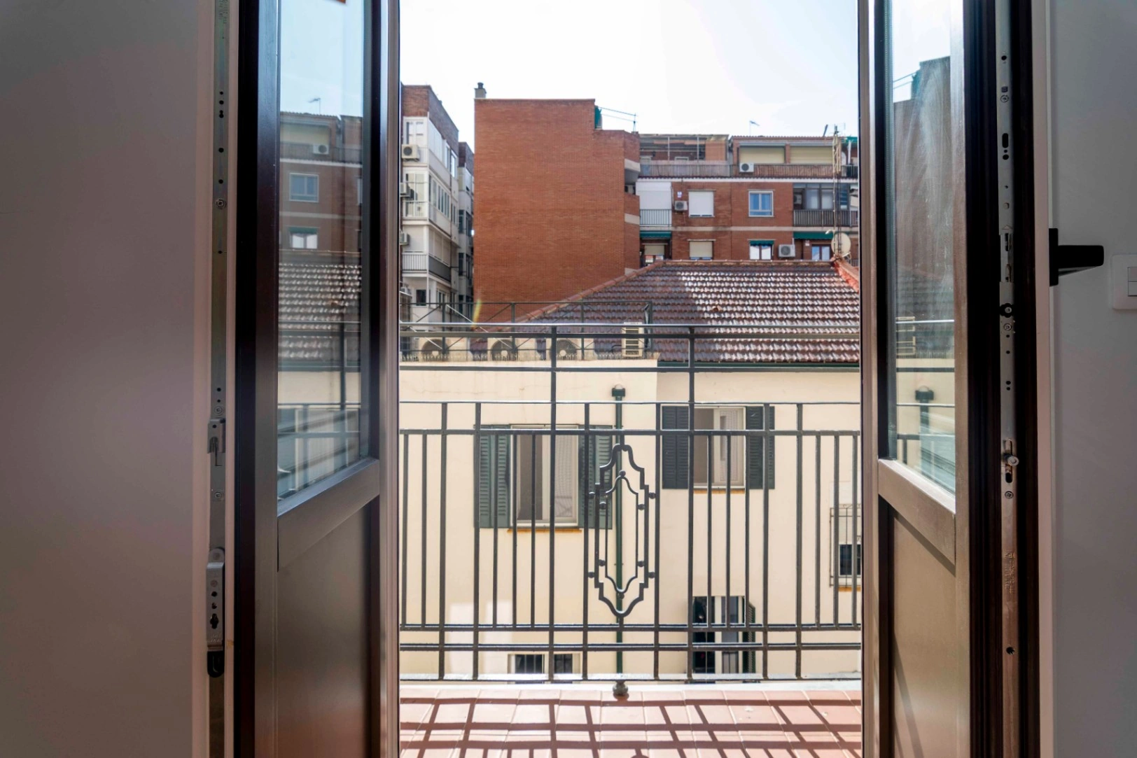 SLKA-PADILLA2 - ALQUILER PISO EXTERIOR CON PISCINA EN LA CALLE PADILLA (BARRIO SALAMANCA)