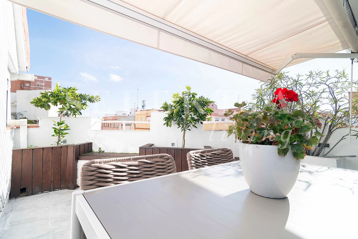 SLKA-CRISTOBAL BORDIU - PISO EXTERIOR CON TERRAZA EN ALQUILER CHAMBERÍ