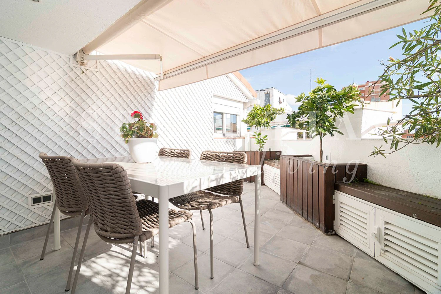 SLKA-CRISTOBAL BORDIU - PISO EXTERIOR CON TERRAZA EN ALQUILER CHAMBERÍ