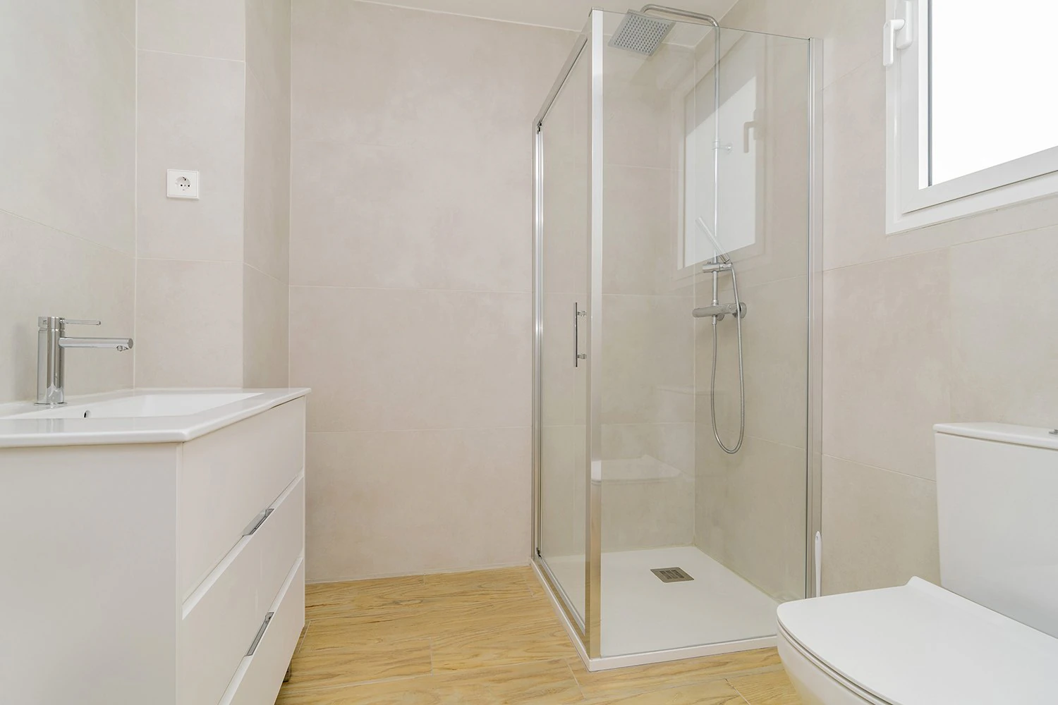 SLON-VB - Exclusivo chalet de nueva construcción con piscina y garaje