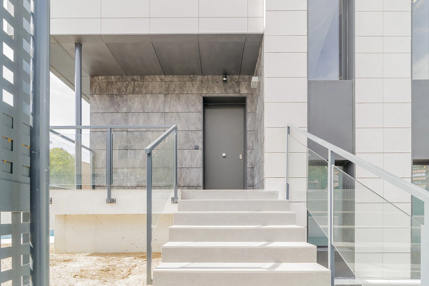 SLON-VB - Exclusivo chalet de nueva construcción con piscina y garaje