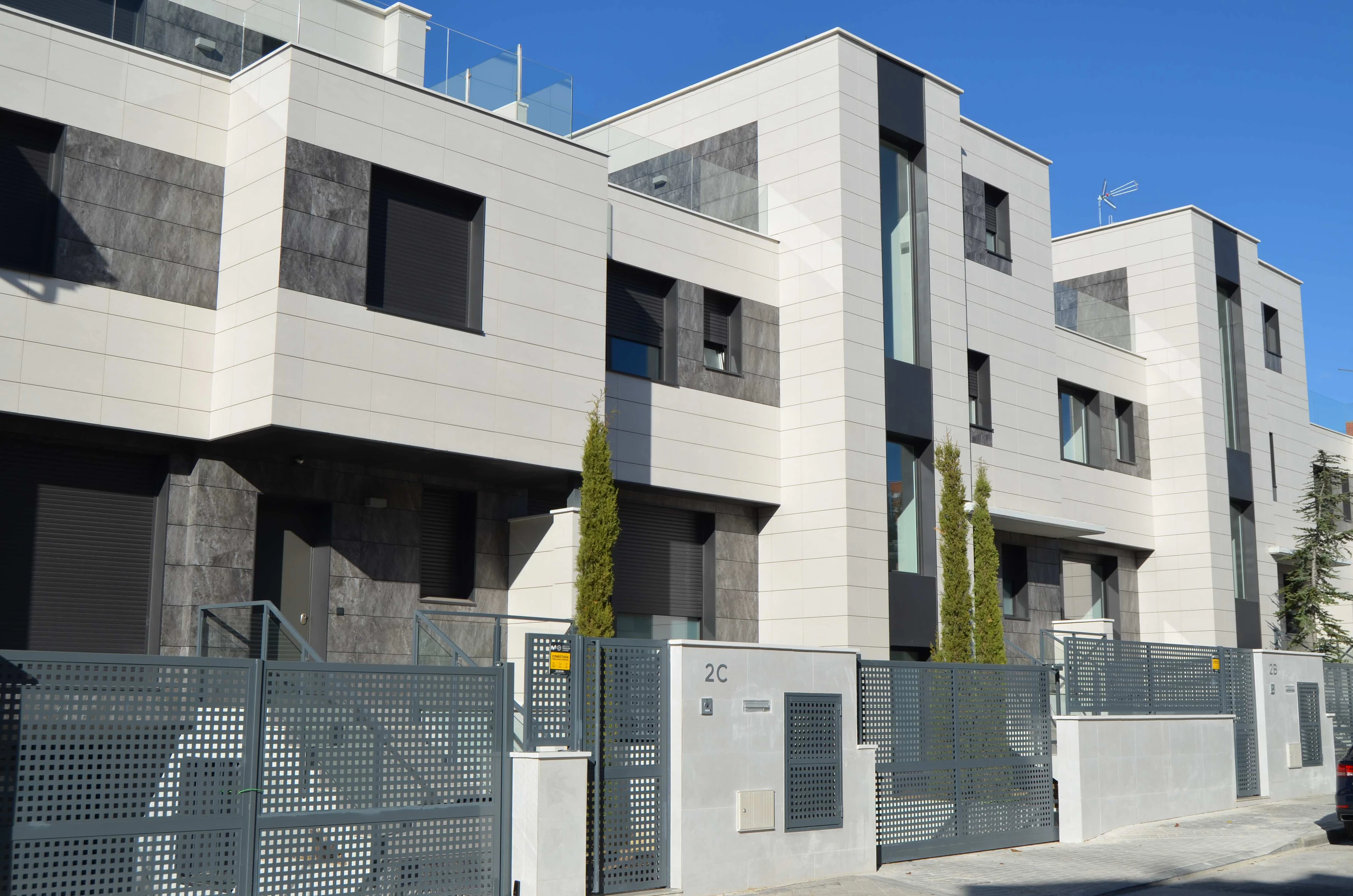 SLON-VB - Exclusivo chalet de nueva construcción con piscina y garaje