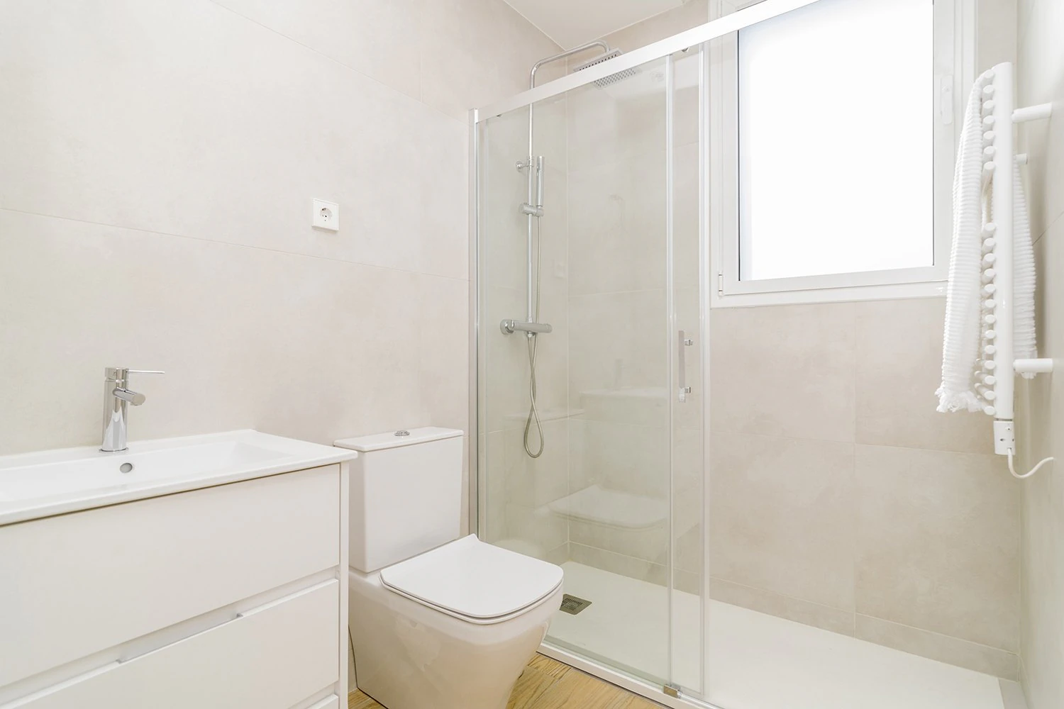 SLON-VB - Exclusivo chalet de nueva construcción con piscina y garaje